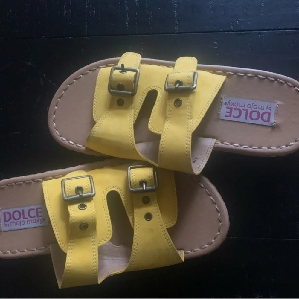 Excellent Preowned Condition Dolce Sandals Size 6.5.